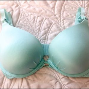 Victoria’s Secret fabulous push up bra